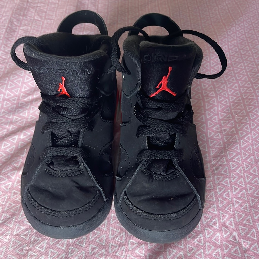 Preowned Jordan 6s